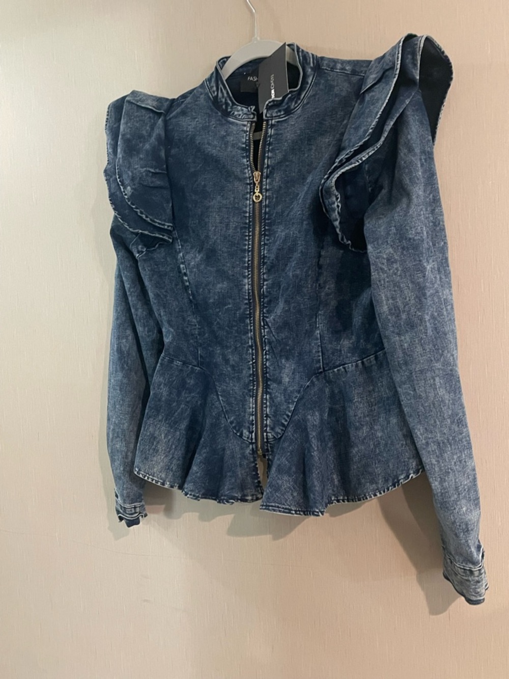 Fashion nova NWT large Denim Peplum Zip Jacket Blue top